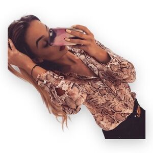 Cobra Concept Long-Sleeve Blouse - A Must-Have Stretch Top!